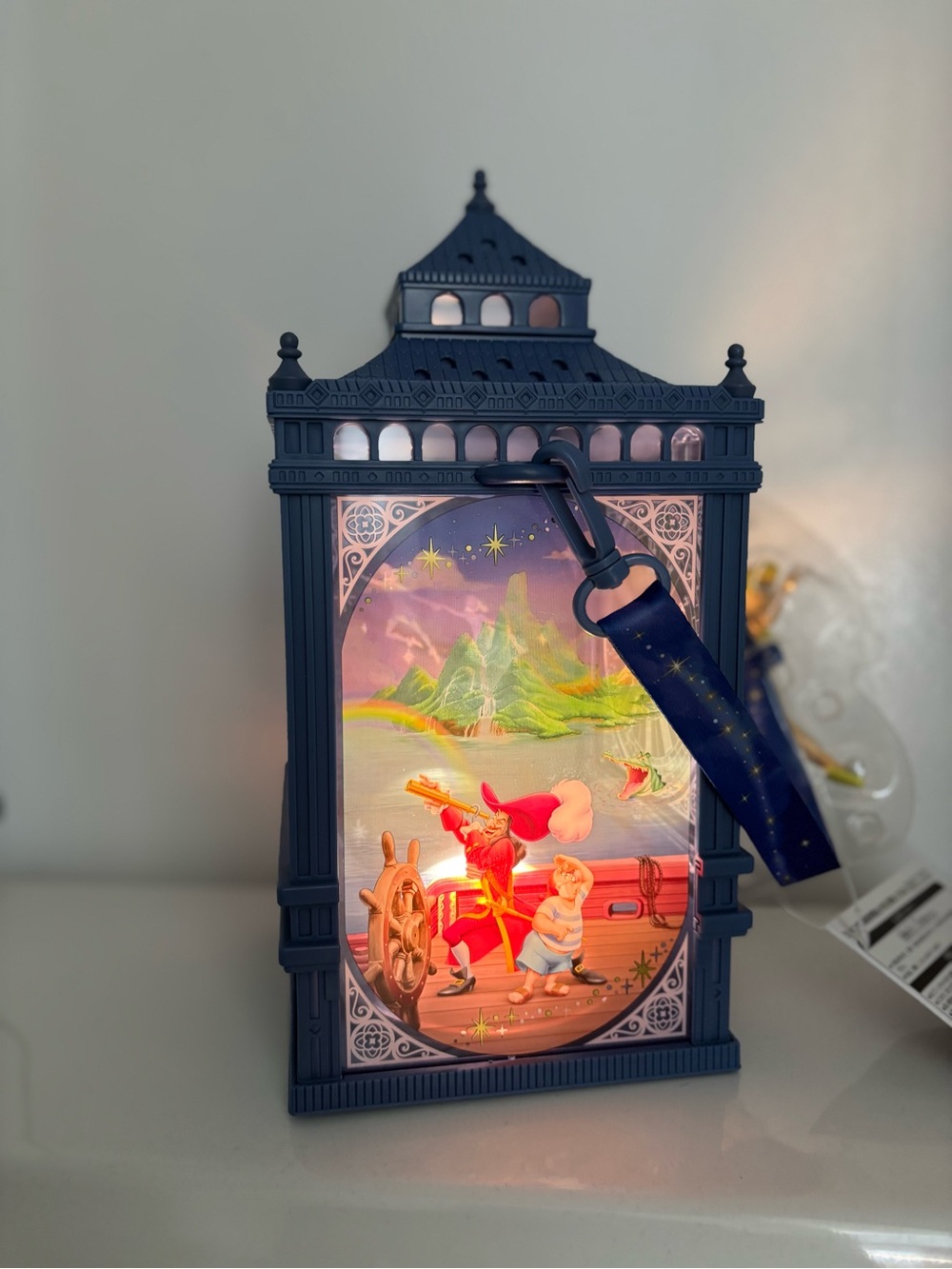 Limited Edition Peter Pan Light Up Popcorn Bucket (Disney) - Picture 4 of 7